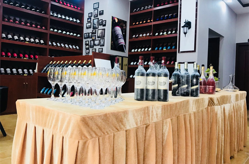 当前开红酒加盟店要多少钱